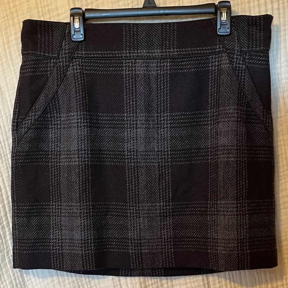 Black Purple Plaid Skirt with pockets sz 14